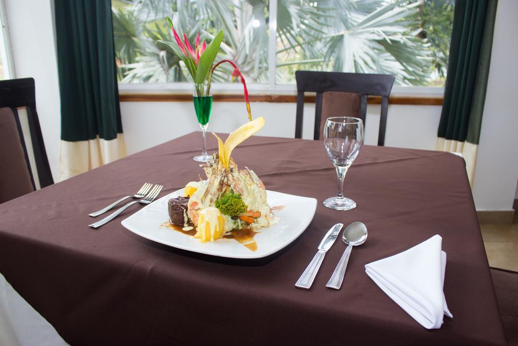 Hotel Vista Lago サンティアゴ エクステリア 写真