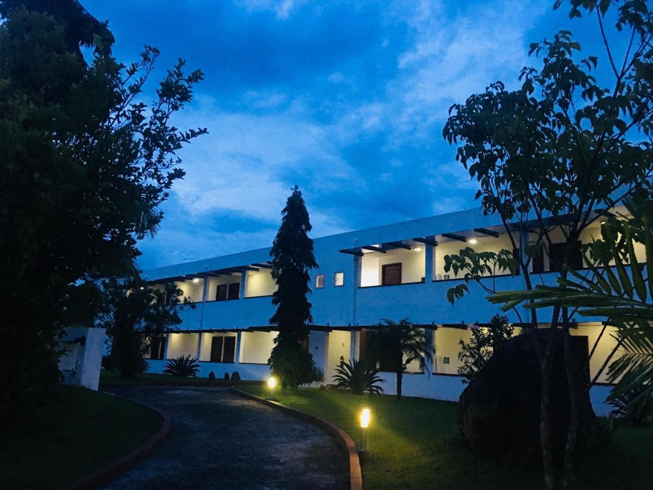 Hotel Vista Lago サンティアゴ エクステリア 写真